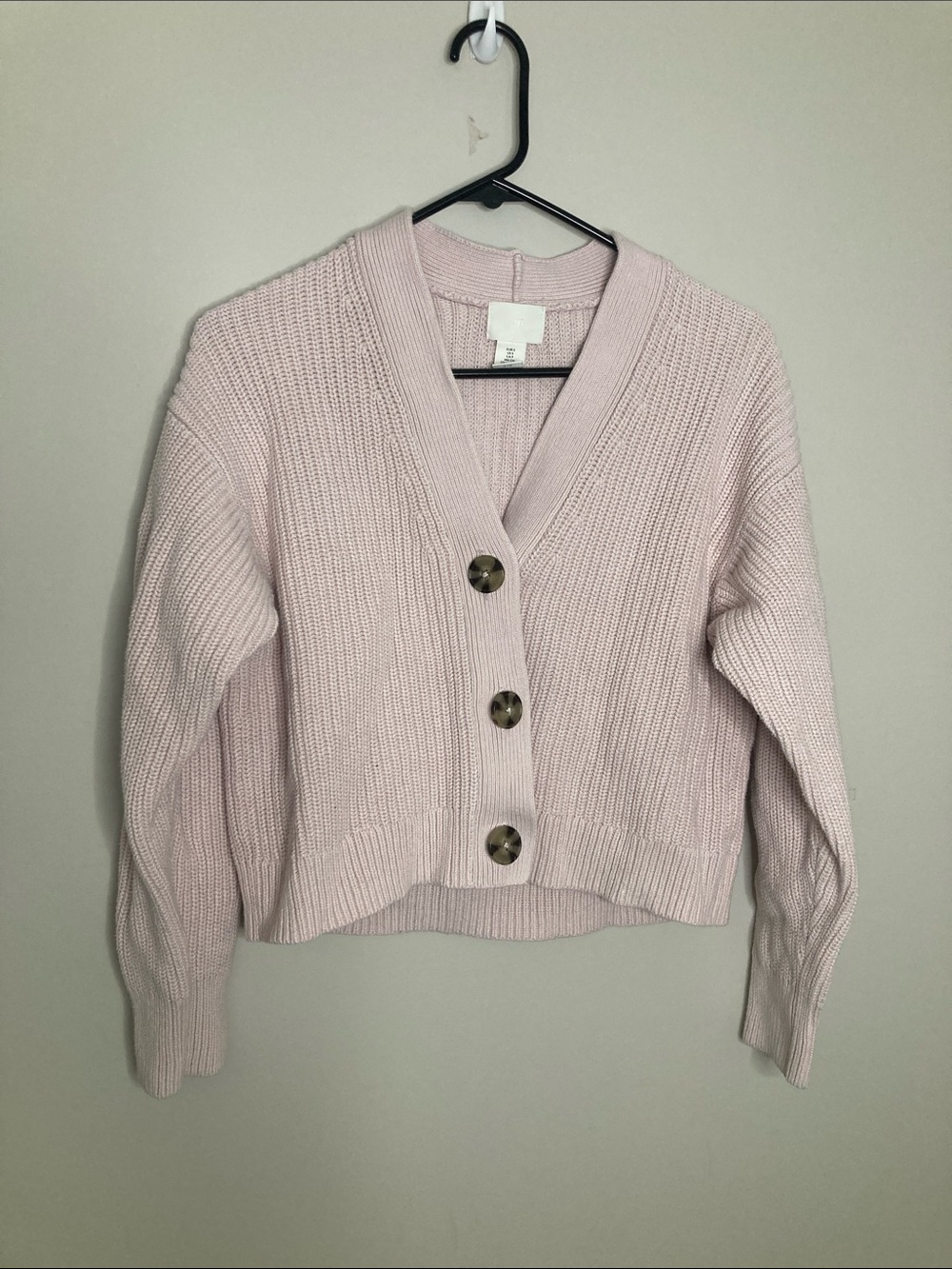 H&M Cropped Ribbed Button Cardigan in Pale Pink